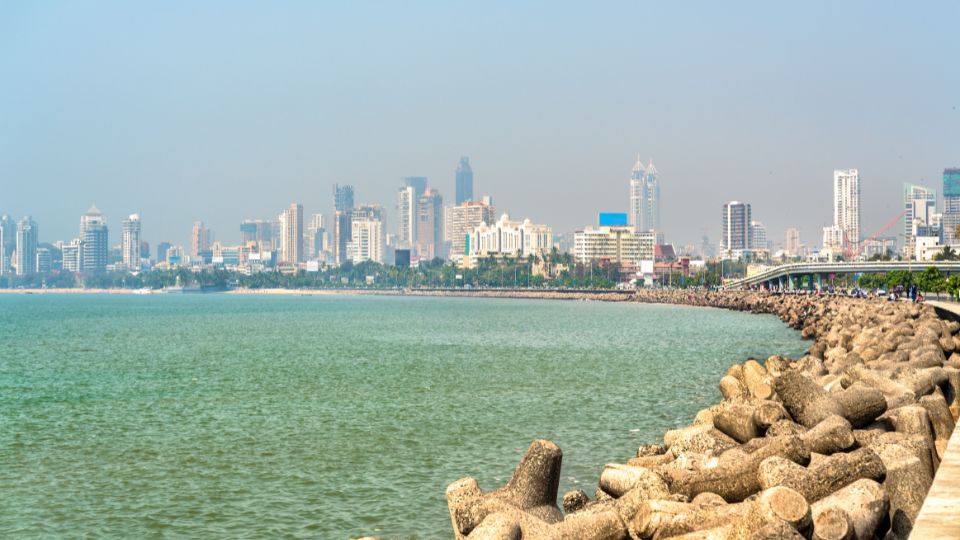 Mumbai Darshan Bus at marine drive