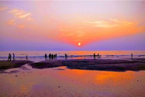 Mumbai Darshan Bus at Juhu Beach